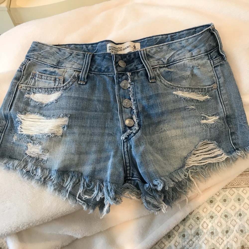 A&F Low Rise Boyfriend Short NWT